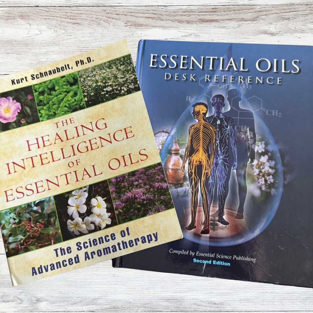 Essential Oils Desk Reference & The Healing Intelligence of Essential Oils Set